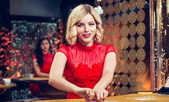 Hình ảnh trung tâm dữ liệu an toàn hoặc tủ máy chủ với ánh sáng xanh/vàng, tượng trưng cho cơ sở hạ tầng mạnh mẽ bảo vệ dữ liệu người chơi tại msk88 đăng nhập